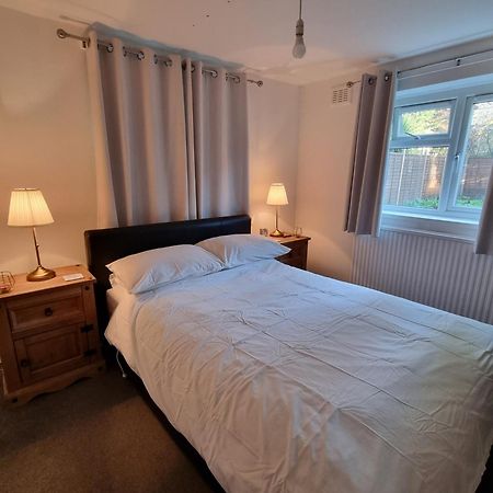 Beautiful Double Room In Acton, West London Ngoại thất bức ảnh